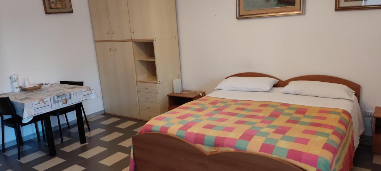 Ferienwohnung La Casa Di Periferia Bari Exterior foto