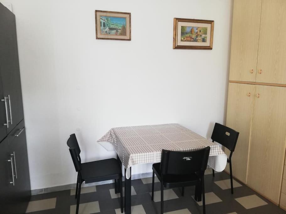 Ferienwohnung La Casa Di Periferia Bari Exterior foto